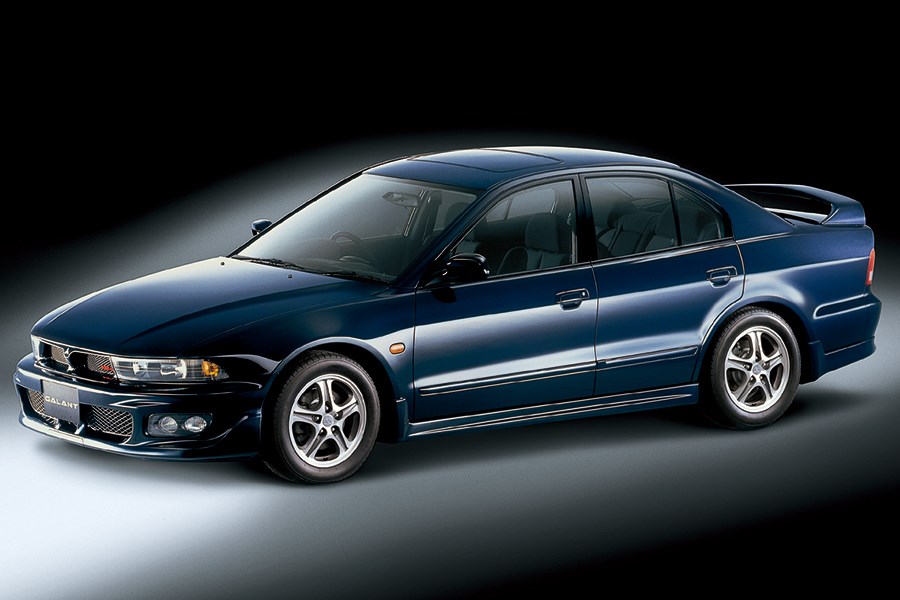 The last high-performance model in the whole generation, the Galant VR-4