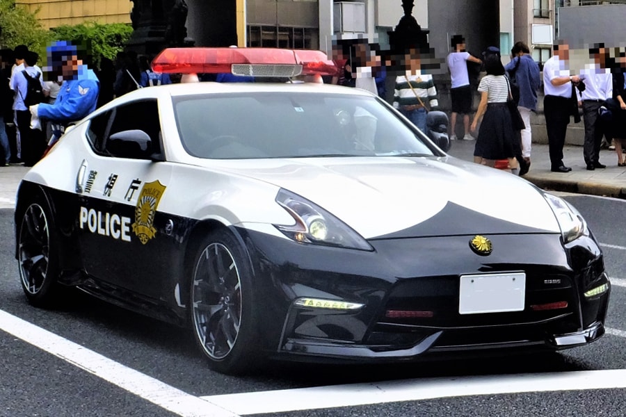 A police Fairlady Z (Z34)