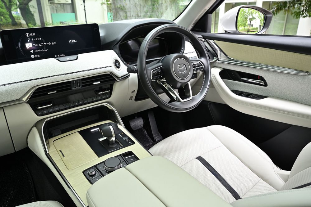 レクサス超えた!? メープルウッド使用した上質内装！ マツダ新型「CX