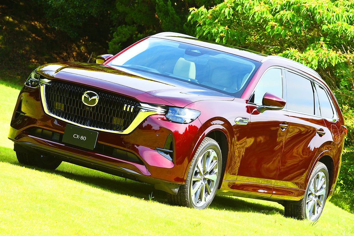 新たなマツダのフラッグシップSUV「CX-80」登場！ 実車を見て分かった「CX-60」や「CX-8」との違いとは？