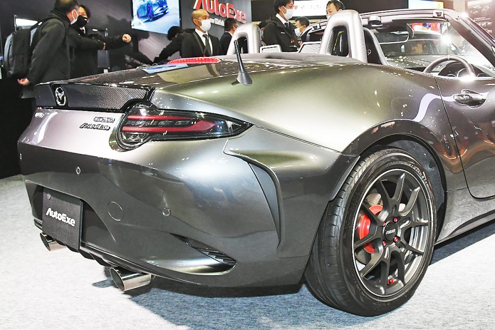 マツダ「ロードスター」カスタムがすごい！ 2本出しマフラー