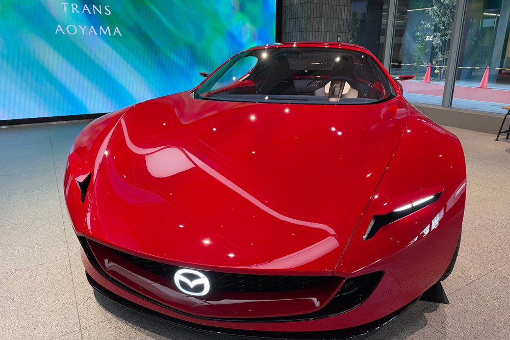 話題の「ICONIC SP」展示や「新ロゴ」採用！ マツダがブランド体感施設