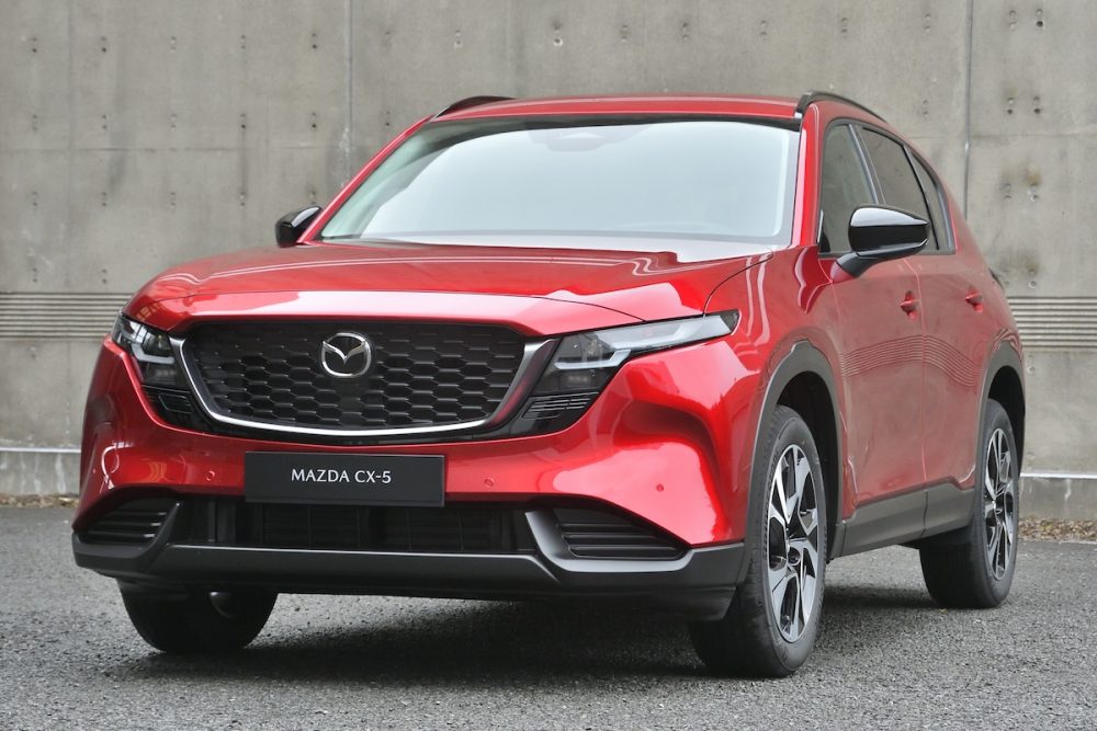 マツダ新型「CX-5」日本初公開！ 9年ぶり刷新で「日常の使い勝手」徹底追求 後席・荷室が進化！ JMS 2025のブースに登場