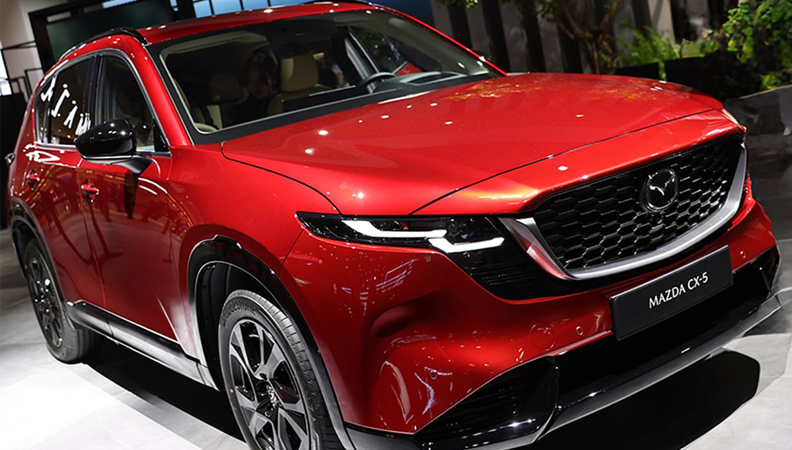 似ているようでかなり違う！ マツダ新型「CX-5」の外観デザインが先代からどう変わったか検証