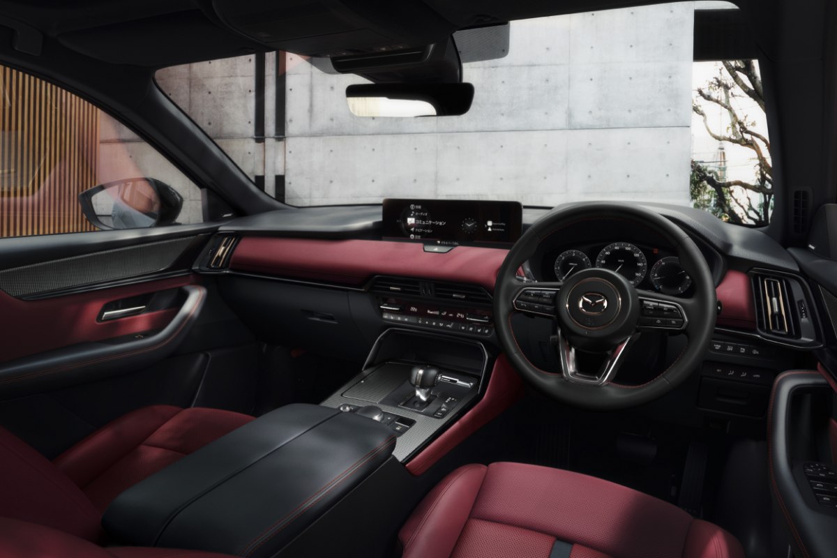 真っ赤な”バーガンディ”内装＋新色追加！ マツダ「CX-60」商品改良で進化したポイントは？