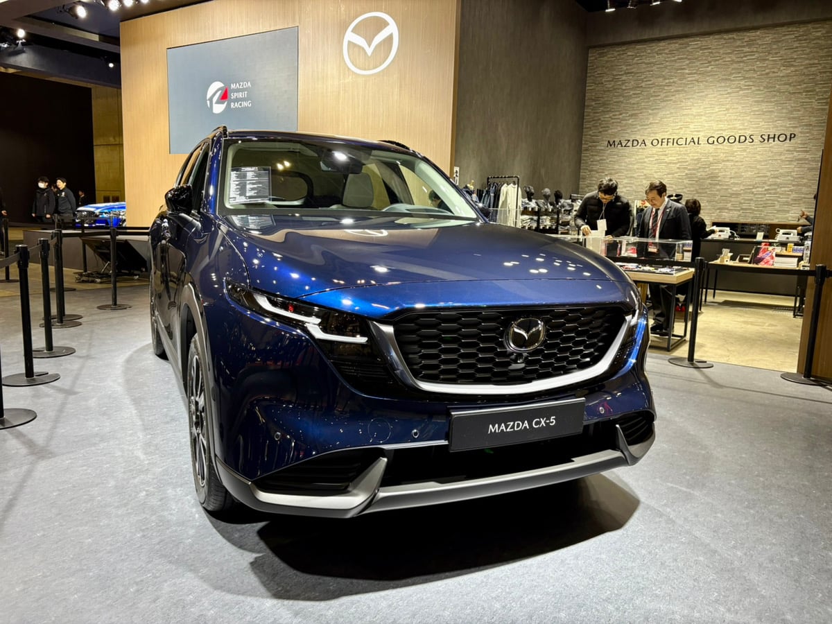 速報！新型CX-5の新色「ブルー」と「フルエアロ仕様」東京オートサロン2026で初公開