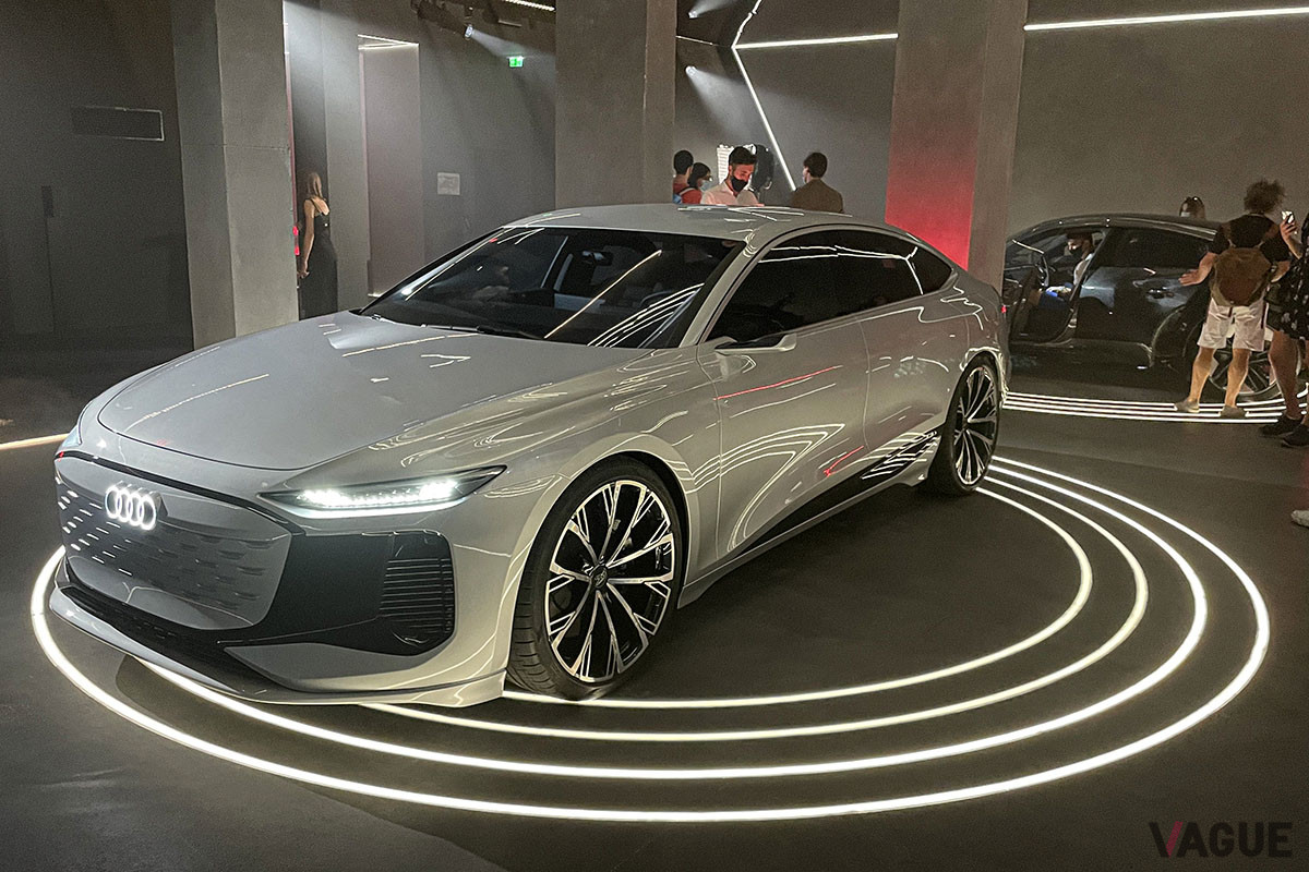 「A6 e-tronコンセプト」は、2021年4月の上海ショーでワールドプレミア公開された