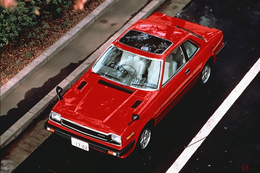 1978年発売のホンダ初代「プレリュード」。日本初の電動サンルーフが設定された（画像：ホンダ）