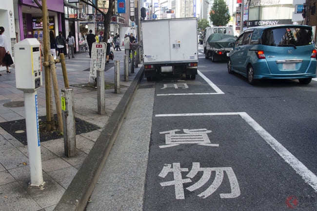 ここも駐車違反 知らなかったでは済まされない 標識のない駐車禁止場所 くるまのニュース 2