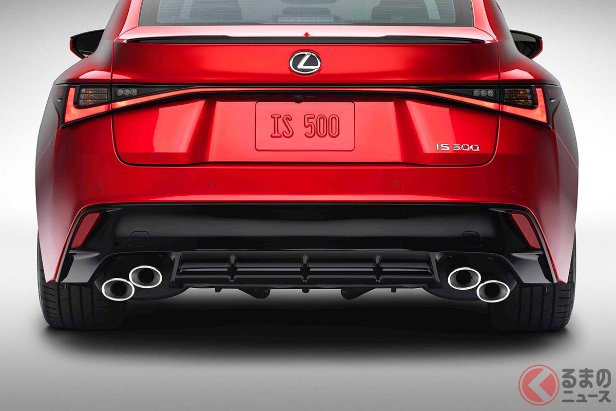 やはりマフラーが多いほうがかっこいい? IS500の存在感ある4本出しマフラー