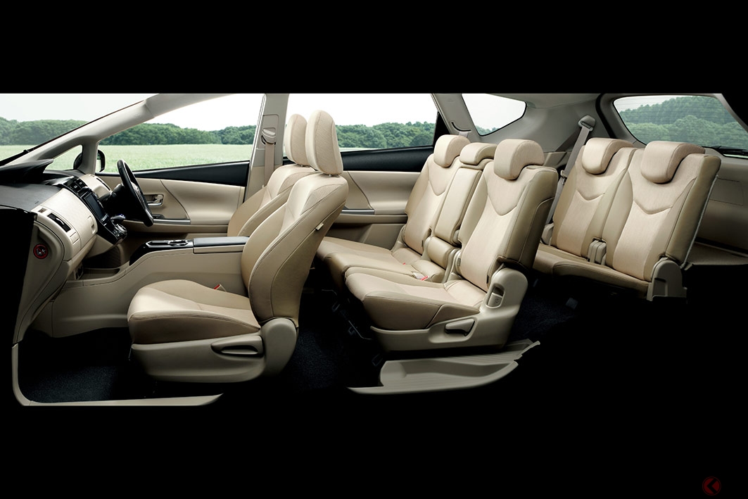 トヨタ「プリウス」の派生モデル「プリウスα」