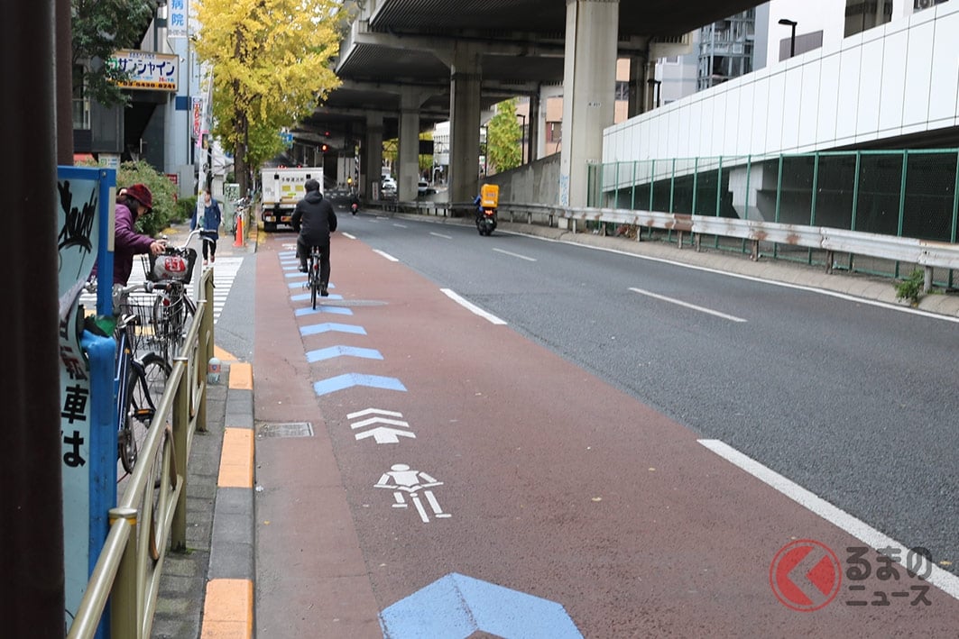 自転車は予測できない動きする場合もあり、周囲にいた場合には細心の注意が必要です