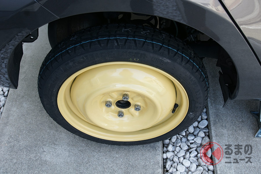 最近のクルマは、スペアタイヤの代わりにパンク修理キットが装備されている