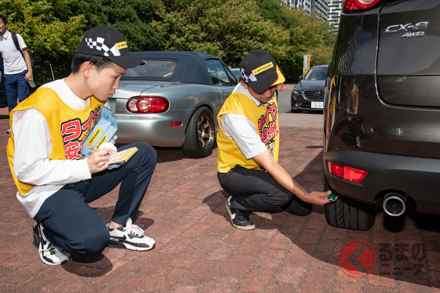 千葉市でおこなわれた全国タイヤ安全点検の様子