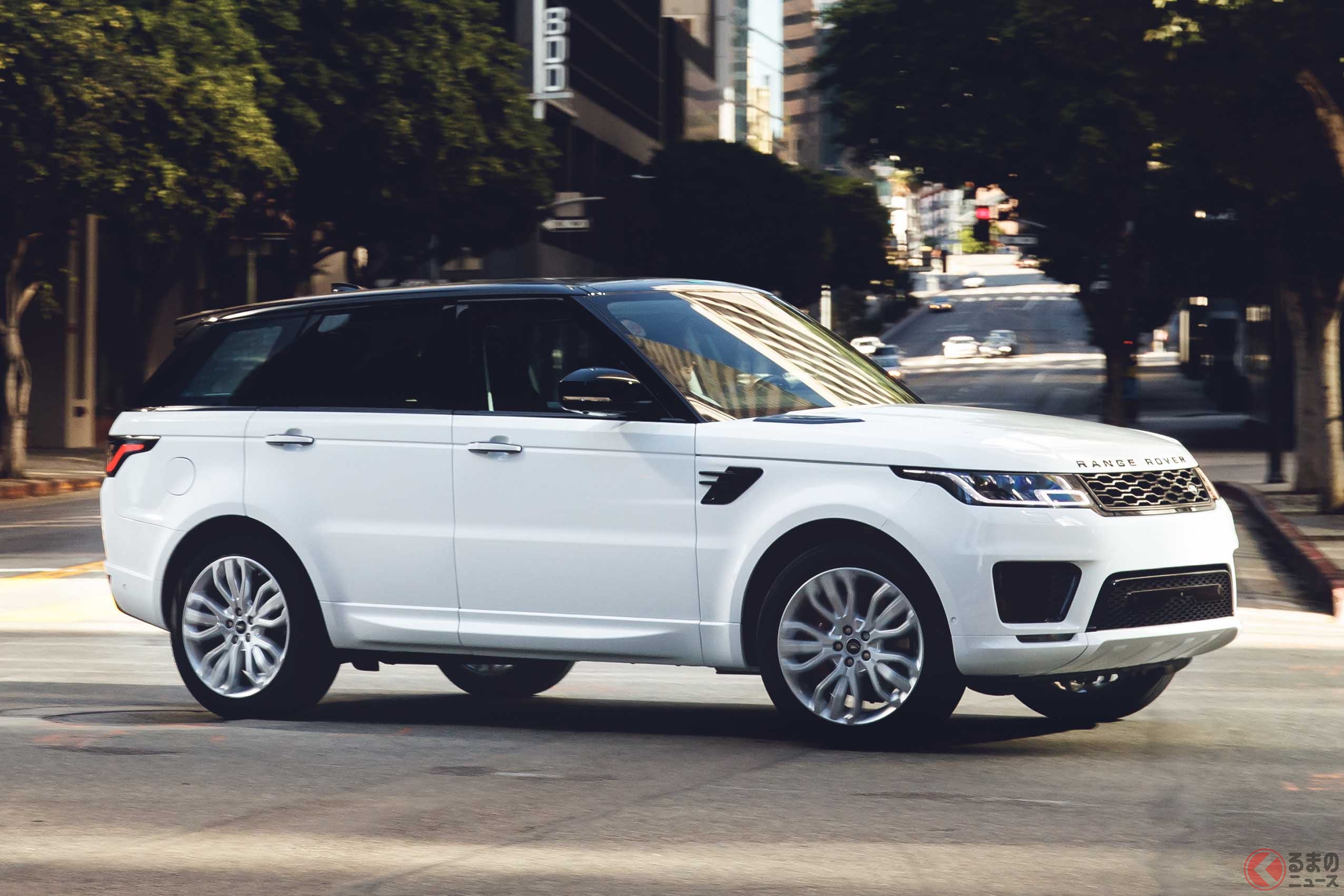 2020年モデルの「レンジローバー・スポーツ」。精悍でスポーティなデザインはそのまま踏襲