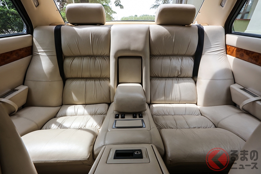 アレッサンドロ・ペルティーニ大統領が座っていたのと同型のクアトロポルテの後席