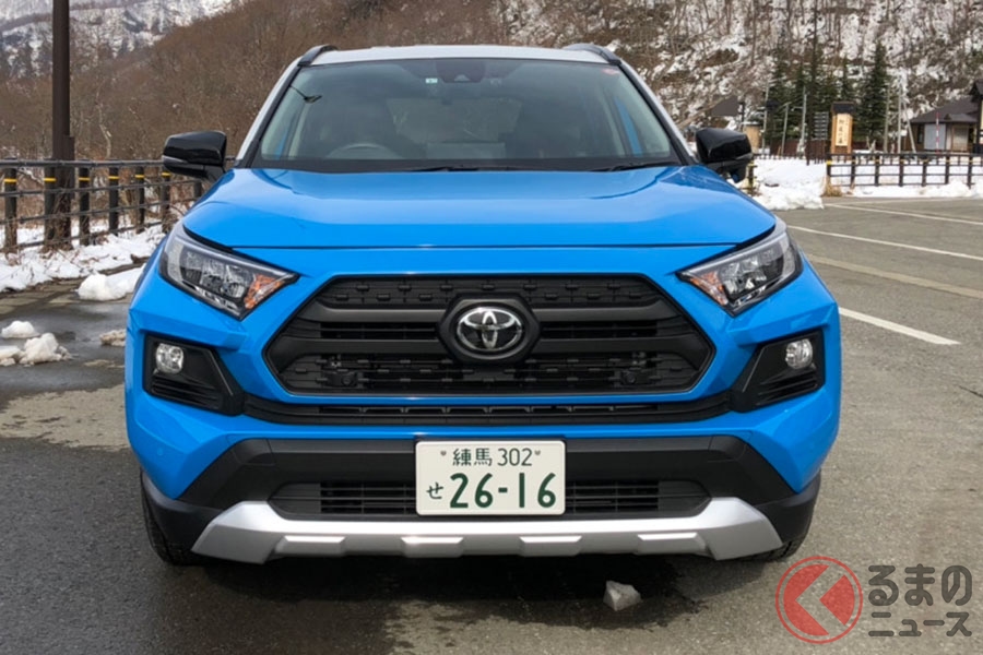 「第40回2019-2020日本カー・オブ・ザ・イヤー」を受賞したトヨタのミドルサイズSUV「RAV4」