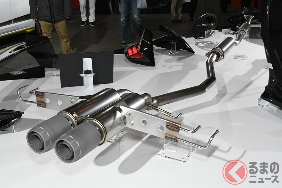 近年はパワーアップだけでなく軽量化にも効果があるマフラー交換