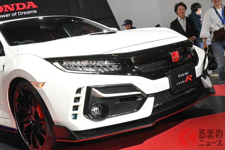 さらにロー&ワイドになった新型「シビックタイプR」