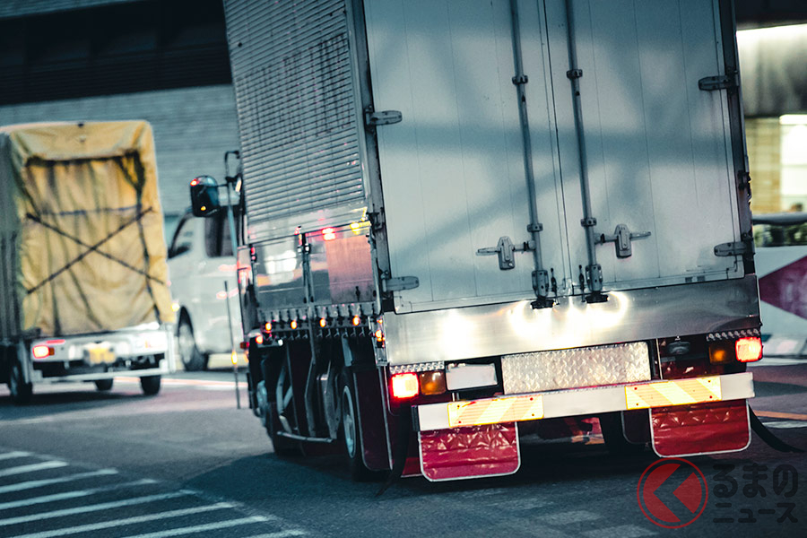 大型車などから発せられる「プシュー」という謎の音の正体とは