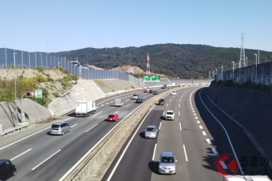 年末年始期間の高速道路のイメージ