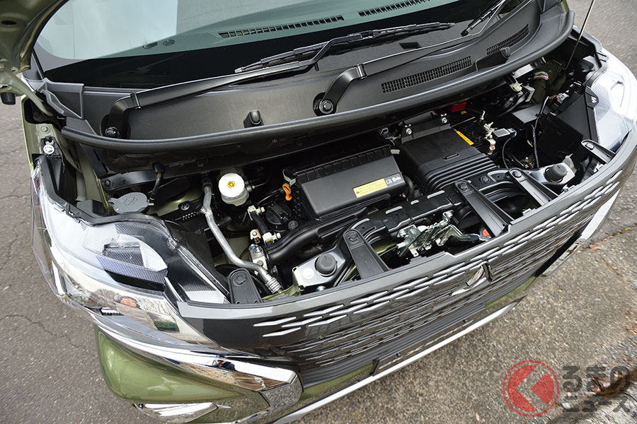 三菱新型「eKクロススペース」のエンジンルーム