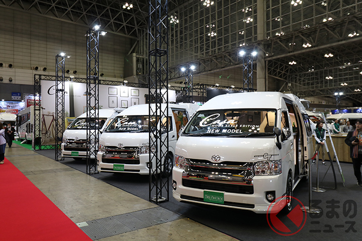 Toy-Factoryのバンコン。手前から「GT」価格:735万9000円(展示車価格/消費税・諸費用別途)/「ランドティピー」価格:724万5000円(展示車価格/消費税・諸費用別途)/「BADEN」価格:754万5000円(展示車価格/消費税・諸費用別途)