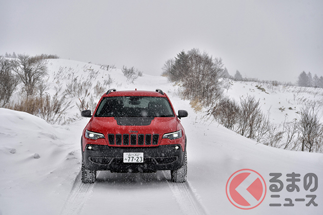 道なき道を走破するチェロキー・トレイルホーク