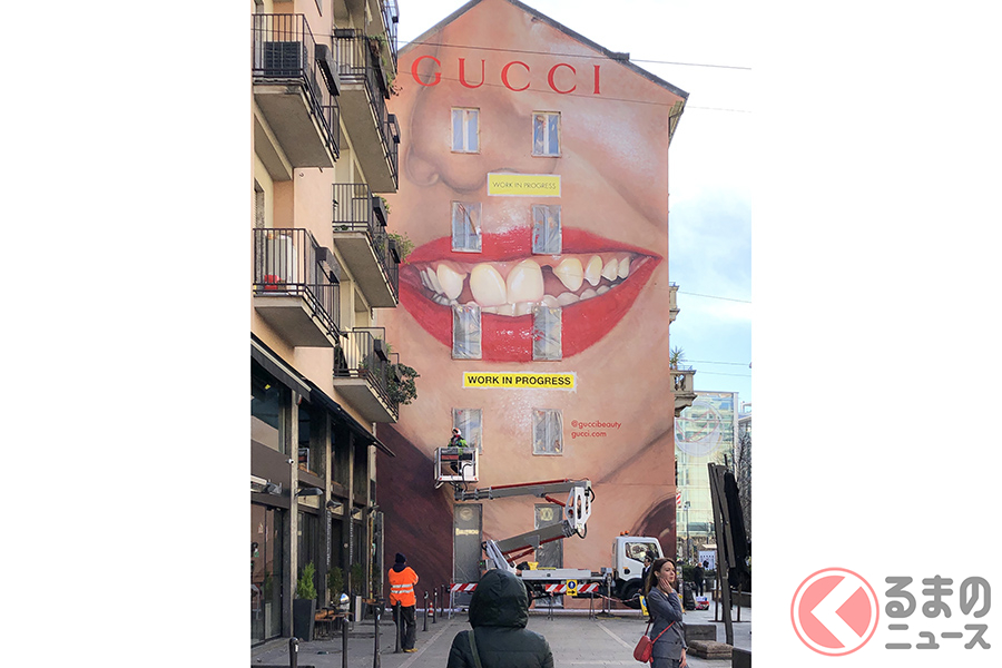 製作中、最後の仕上げ。この歯並びが悪さがなんとも強烈