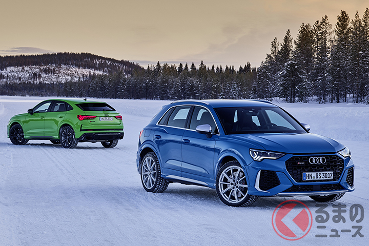アウディ「RSQ3」(右)と「RSQ3スポーツバック」(左)