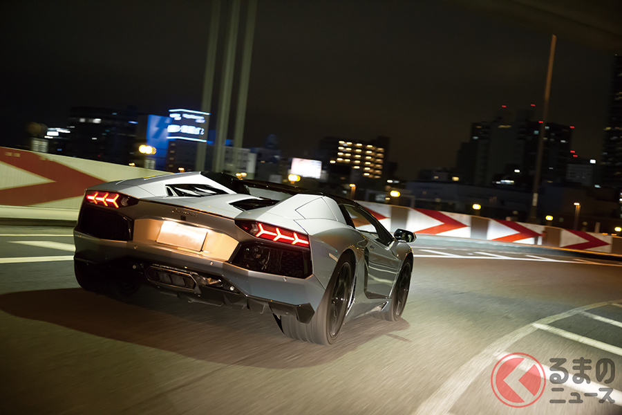 大井JCTから長いトンネルへ。アップダウンのあるコーナーが続く、テクニカルな区間だ