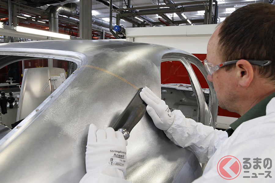 実に5800箇所の溶接部分が、手作業によって仕上げられる