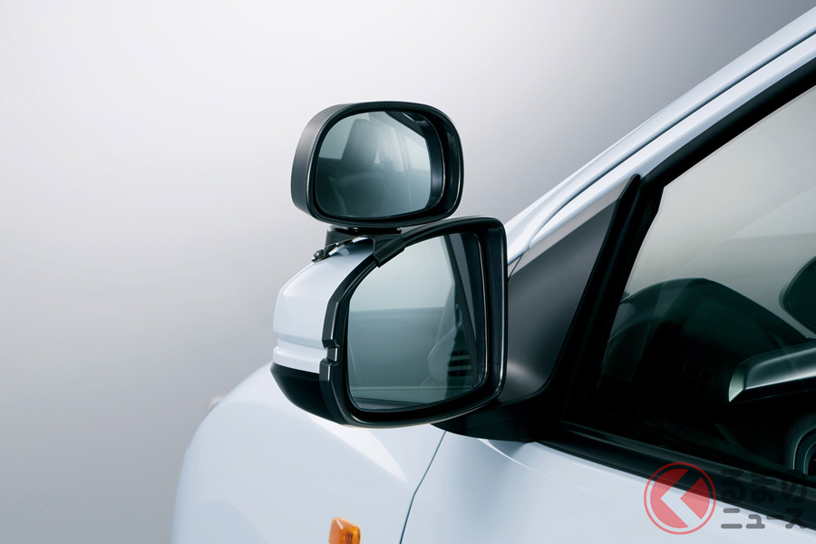 教習車専用となる装備が採用されているホンダ「グレイス教習車」