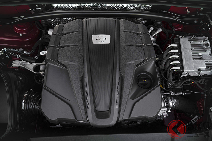 最高出力380ps/最大トルク520Nmを発揮するV型6気筒エンジン