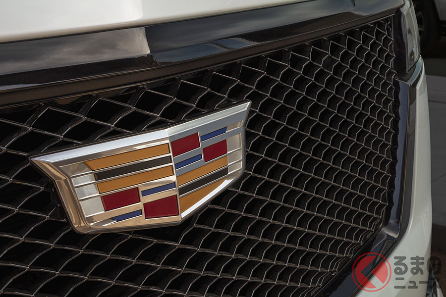 先日アメリカで発表された新型「エスカレード」のロゴマーク