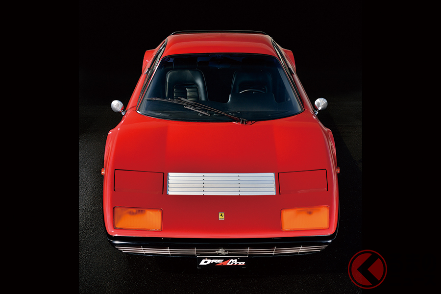 365という名は、当時のフェラーリの習慣で1気筒あたりの排気量365ccに由来するもの。GT4の「4」は4カムシャフト=DOHCの意。BBは「ベルリネッタ・ボクサー(クーペ・水平対向エンジン)」を意味する