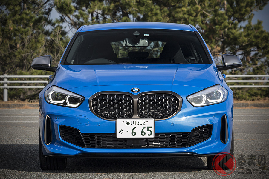 Mエアロダイナミクス・パッケージで、外観も明らかにアグレッシブなM135i xDrive