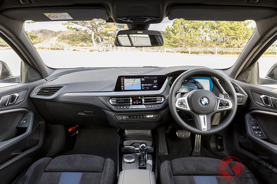 もはや伝統ともいえるドライバーズオリエンテッドはコクピット