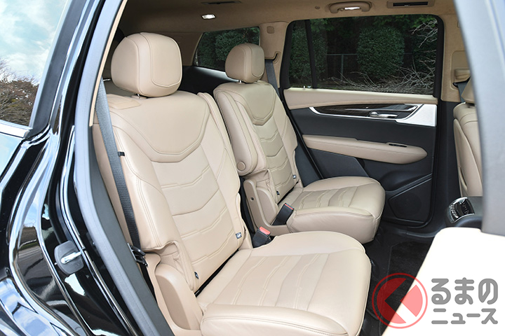 2列目シートはキャプテンシートとなる。シートヒーターも標準装備