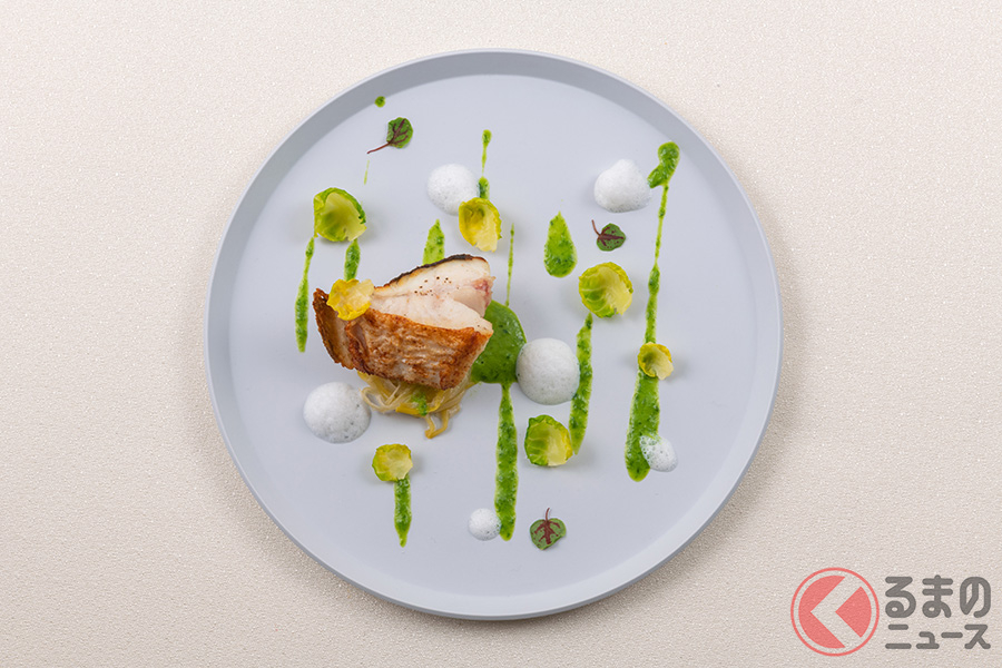 総括料理長である田邉氏による信州の自然を取り入れたフレンチスタイルの料理が楽しめる「ナチュレフレンチ 菜」。季節ごとに旬の食材を使った料理は見た目にも美しく、おいしい。パンも絶品である。信州の日本酒やワインも楽しめる