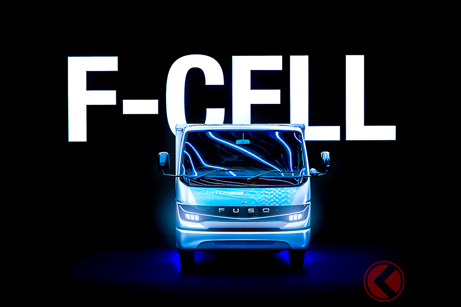 三菱ふそうが東京モーターショー2019で初公開した、燃料電池小型トラックのコンセプトカー「Vision F-Cell」を改良したコンセントモデル「eCanter F-Cell」