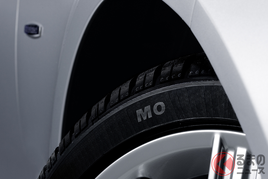 メルセデス・ベンツの新車装着タイヤに書かれている「MO」のマーク。「メルセデス・オリジナル」の略