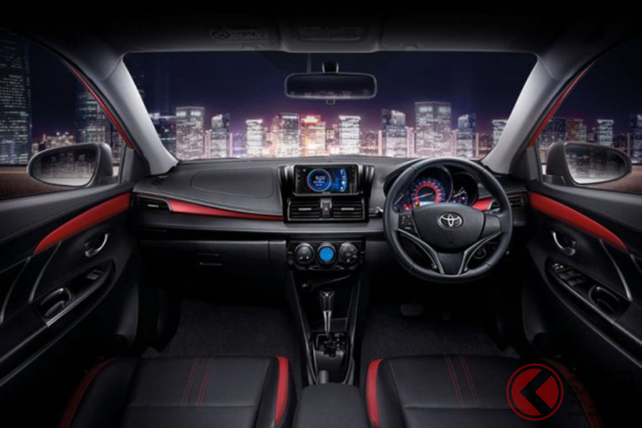 スポーティな内装の「ヴィオス」