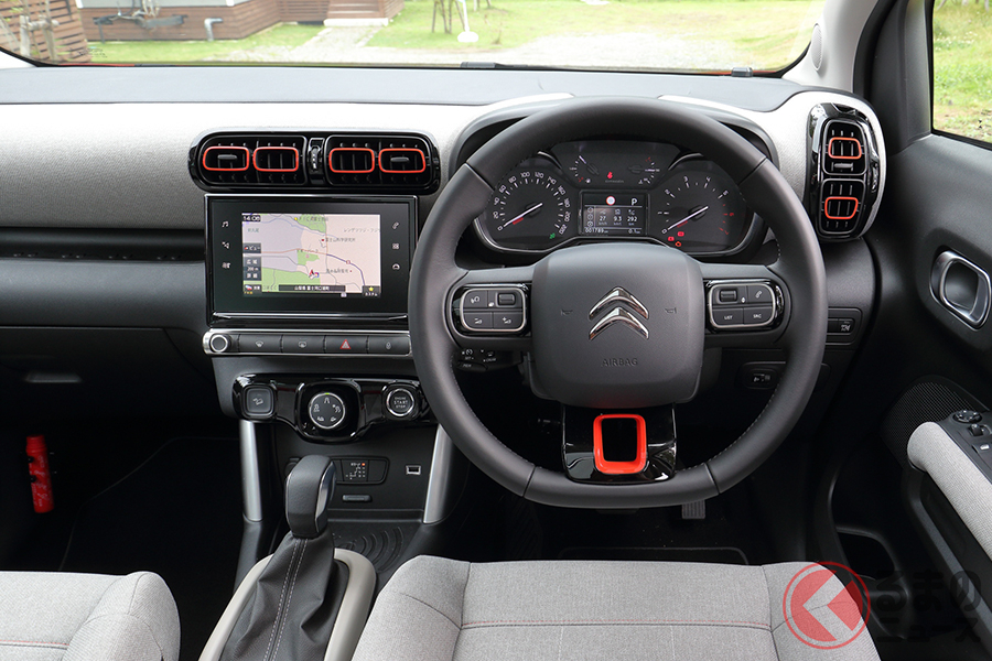 シトロエン「C3エアクロスSUV」のインテリア。内装もポップだ
