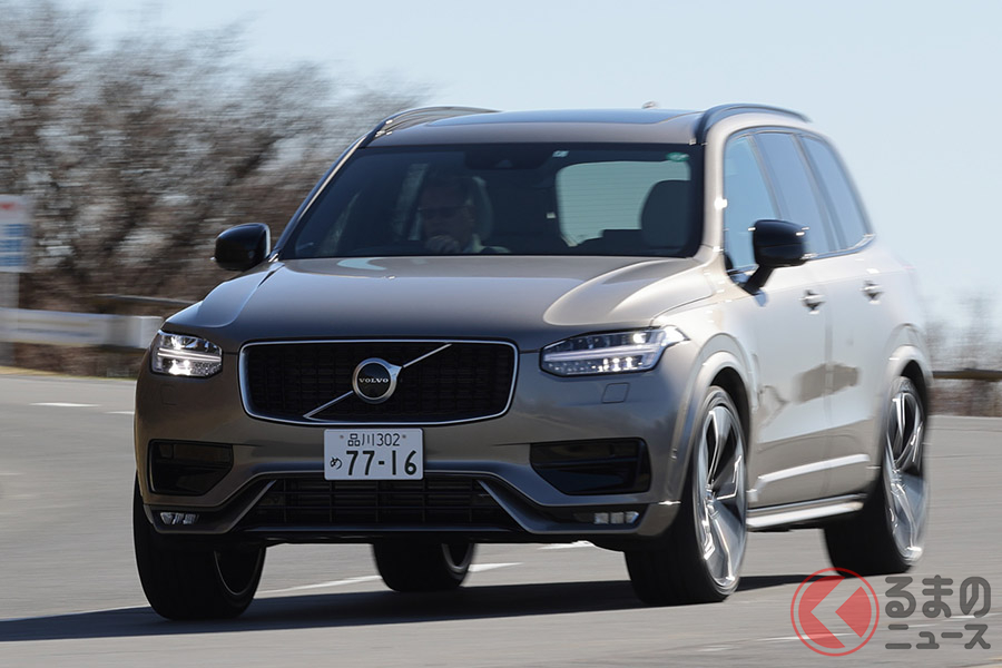 ボルボ「XC90 D5 AWD R-DESIGN」の走り。試乗車はオプションのエアサスを装着、状況に応じて車高を調整する