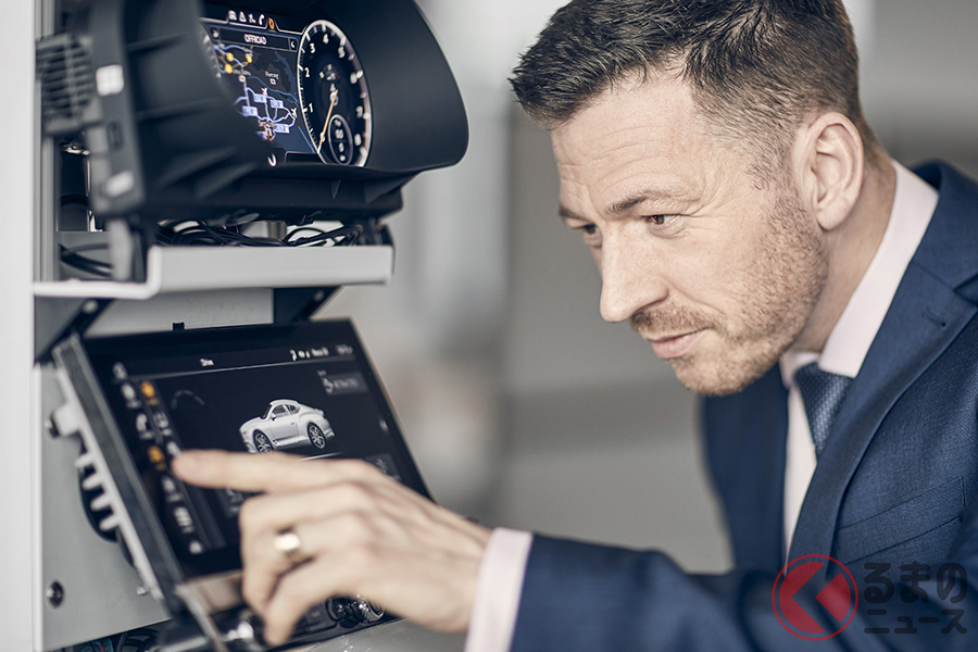 インフォテイメント・システム担当スペシャリスト、グレイム・スミス率いるヒューマン・マシン・インターフェース(HMI)チームによって、最新ベントレーのデジタル化が進められている