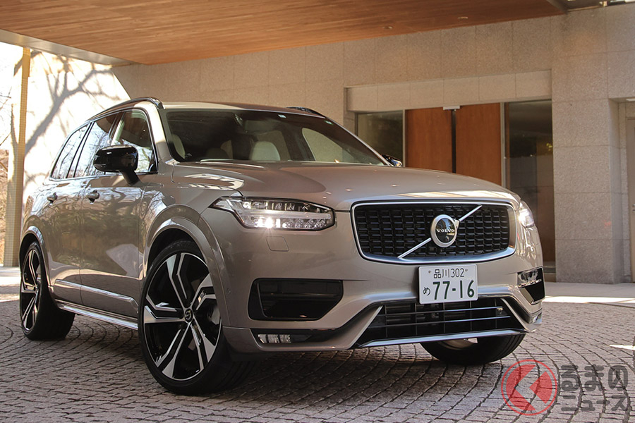 ボルボ「XC90 D5 AWD R-DESIGN」。専用フロントグリルやバンパー、専用の22インチアルミホイールでスポーティな雰囲気