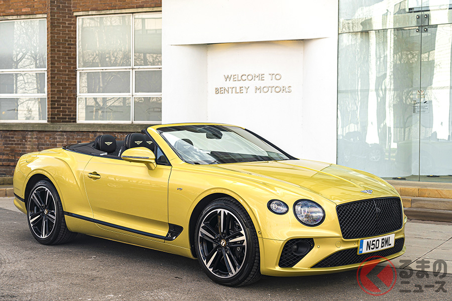 ベントレー・コンチネンタルGT V8コンバーチブル。ファブリックルーフは50km/h以下ならば、走行中でも約19秒でオープン&クローズが可能