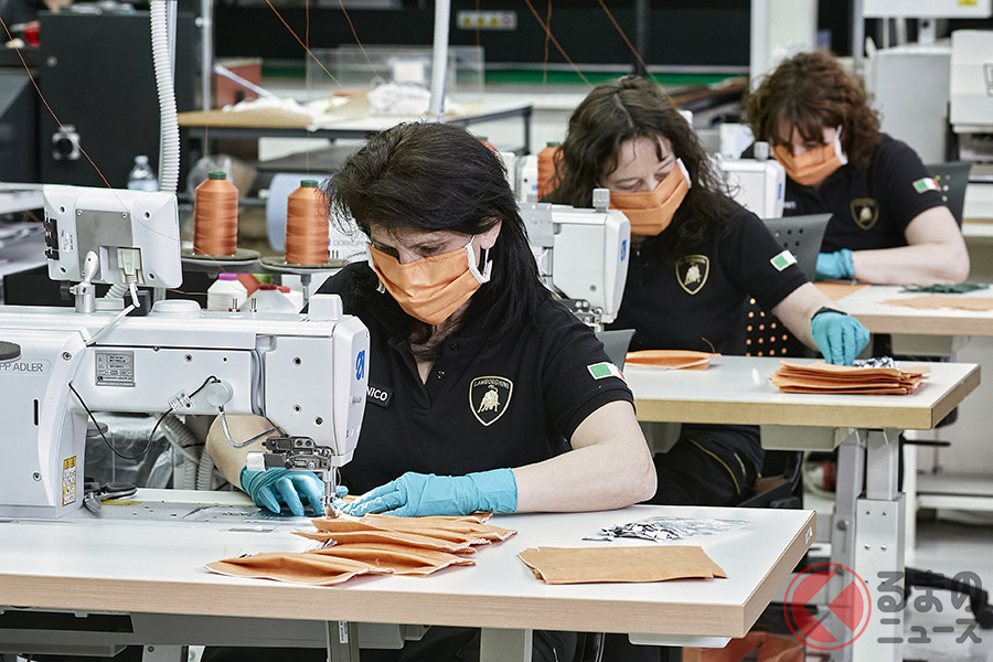 ランボルギーニ工場で医療用マスクが製造される様子