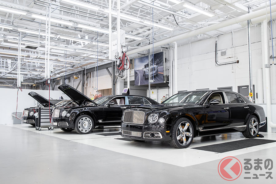 英国クルー工場内に並ぶベントレー「ミュルザンヌ」